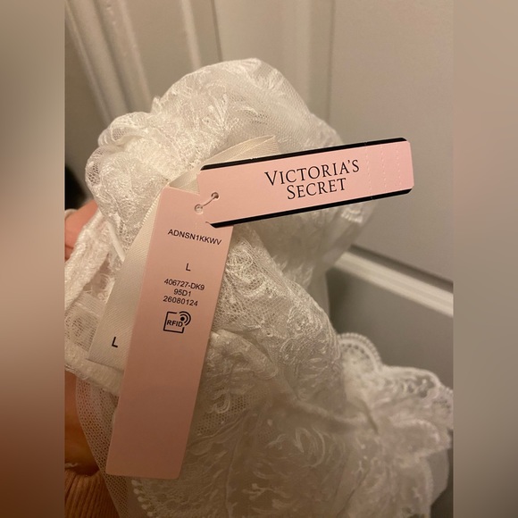 For Love and Lemons Forever Robe NWT - Picture 5 of 5